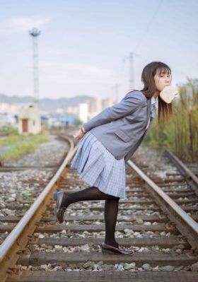 三个哥哥撞飞后我走上人生巅峰_4K免费全集观看