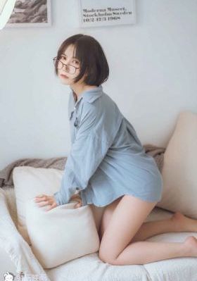 压在窗户上c给别人看窗前视频_HD视频大全